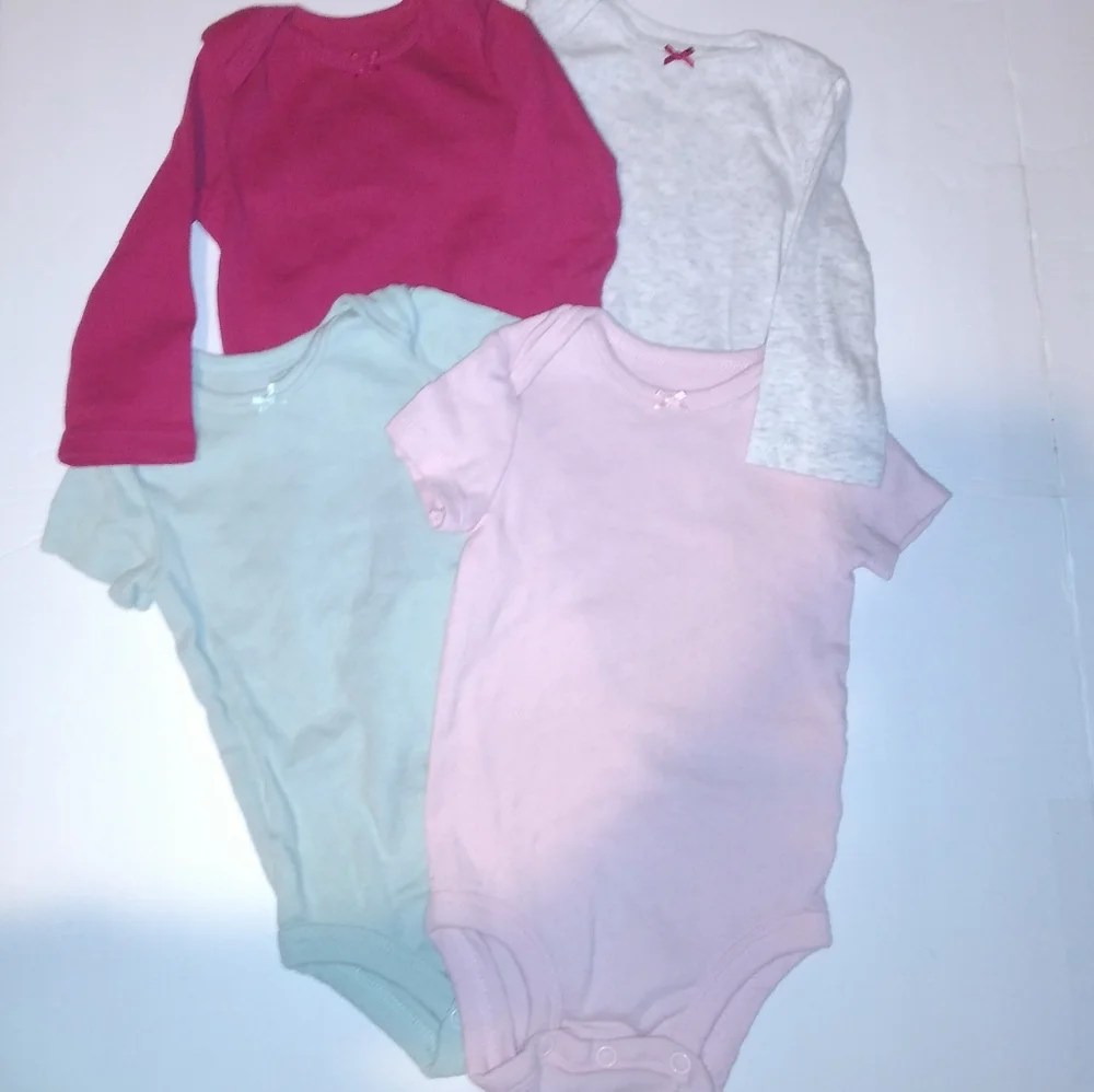 4 Piece Onesie Lot Just One You By Carter's